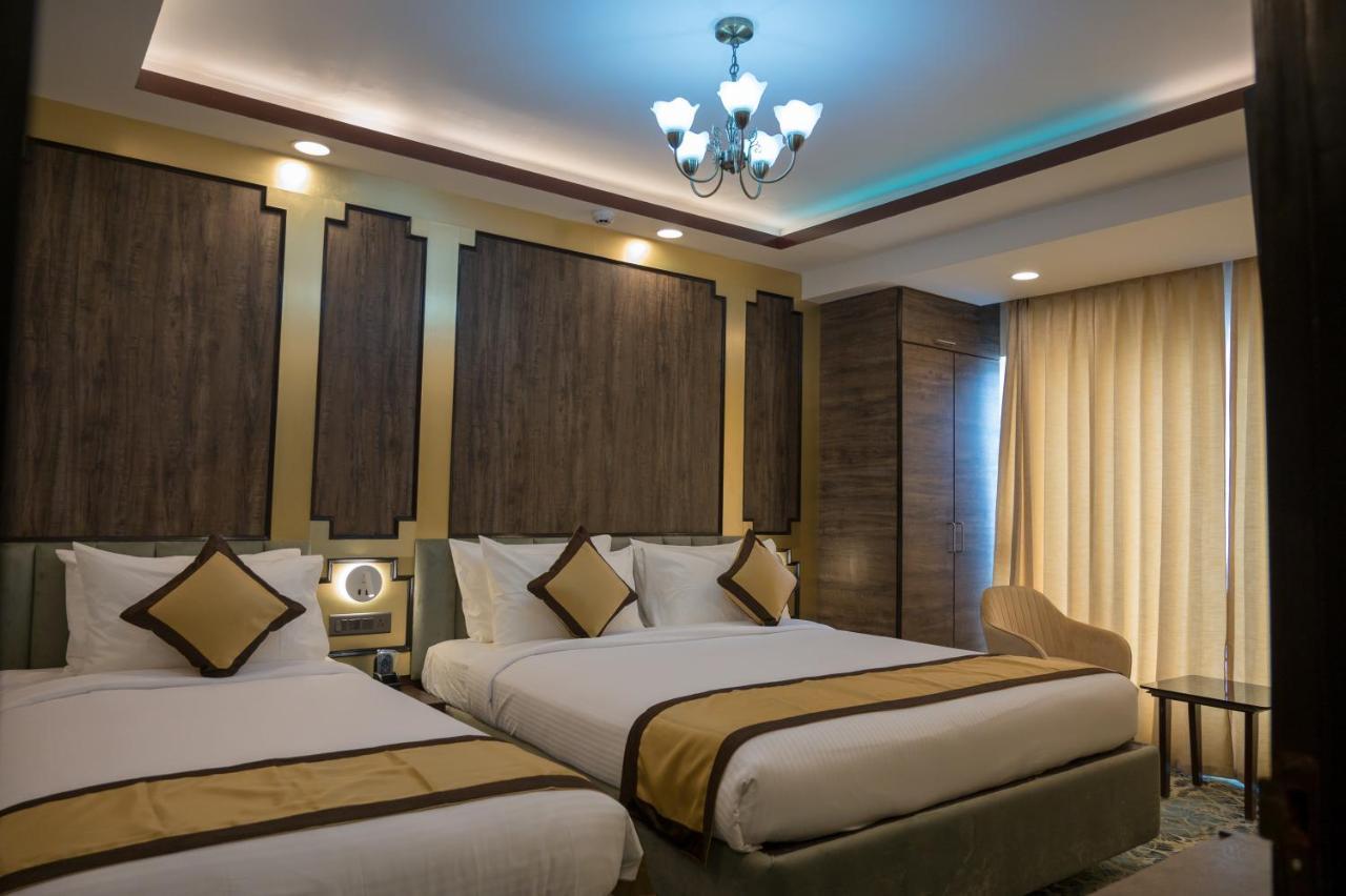 Golden Retreat Hotel Baharampur Ngoại thất bức ảnh