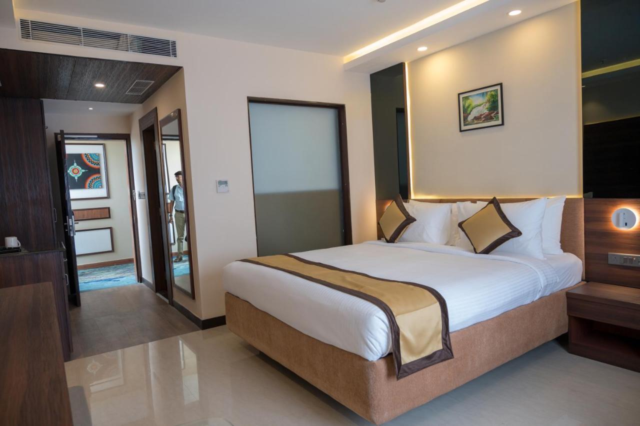 Golden Retreat Hotel Baharampur Ngoại thất bức ảnh