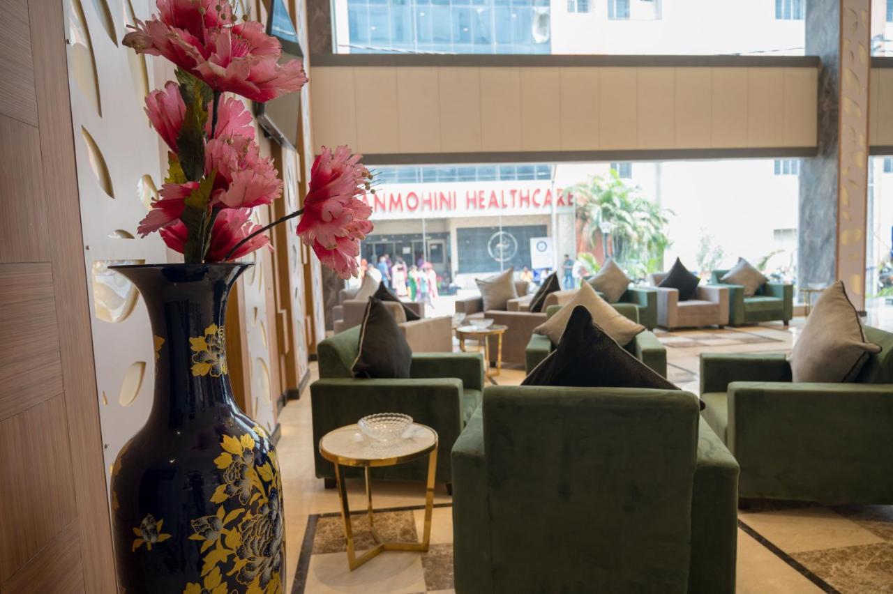 Golden Retreat Hotel Baharampur Ngoại thất bức ảnh