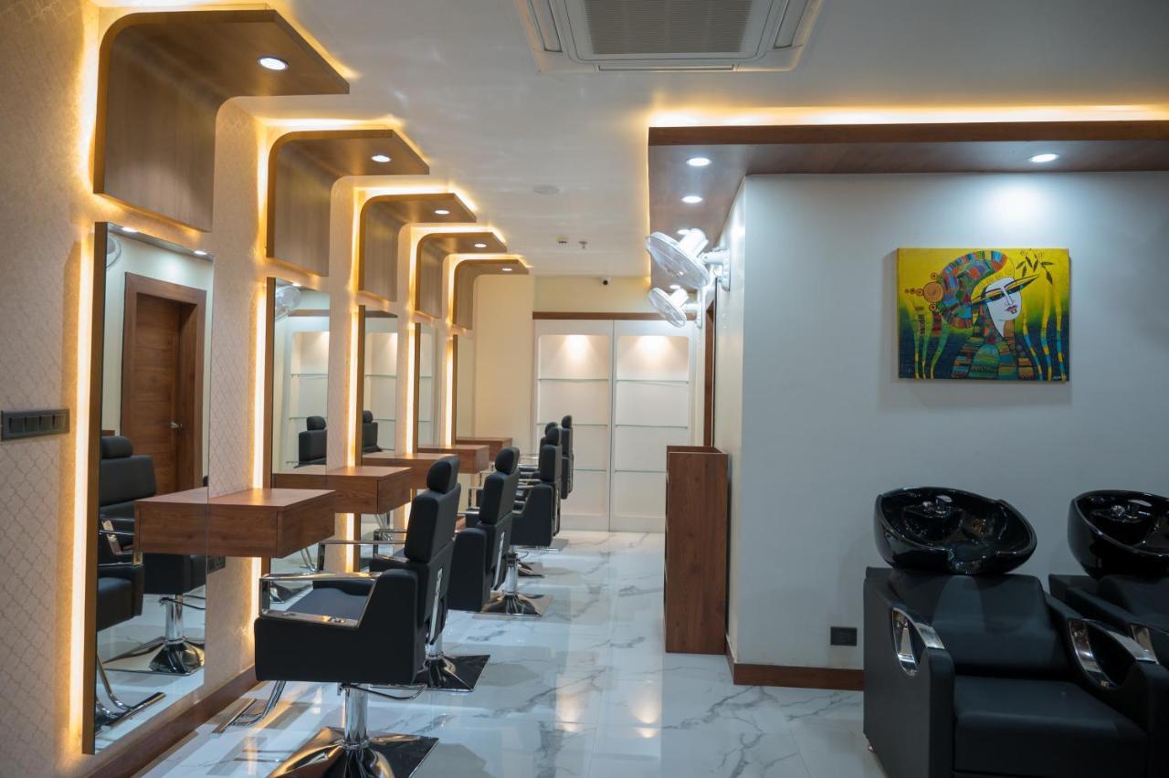 Golden Retreat Hotel Baharampur Ngoại thất bức ảnh
