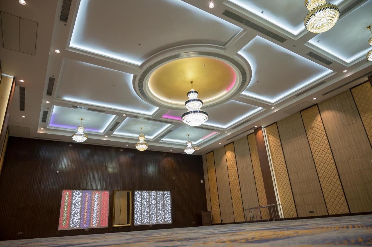 Golden Retreat Hotel Baharampur Ngoại thất bức ảnh