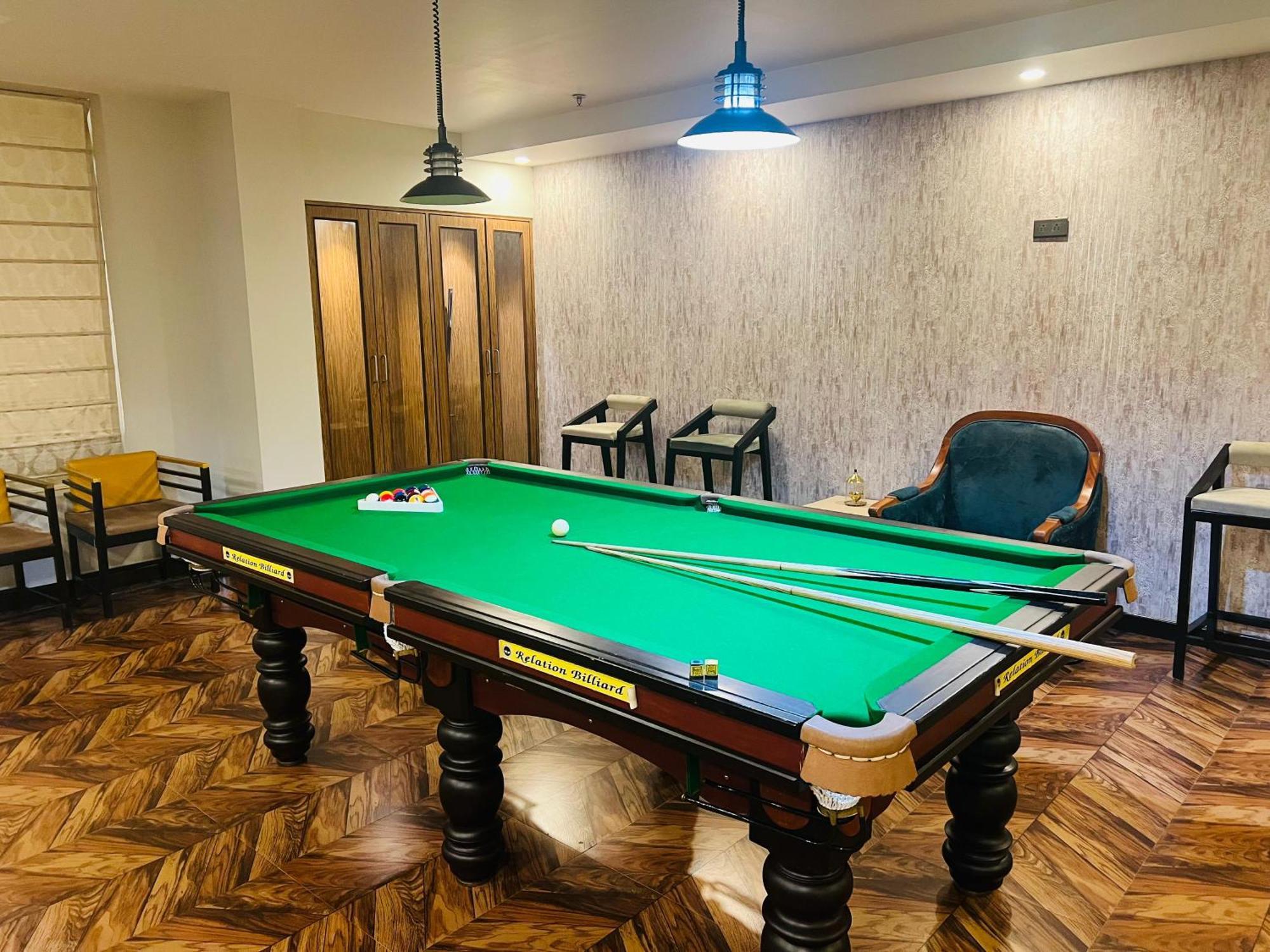 Golden Retreat Hotel Baharampur Ngoại thất bức ảnh