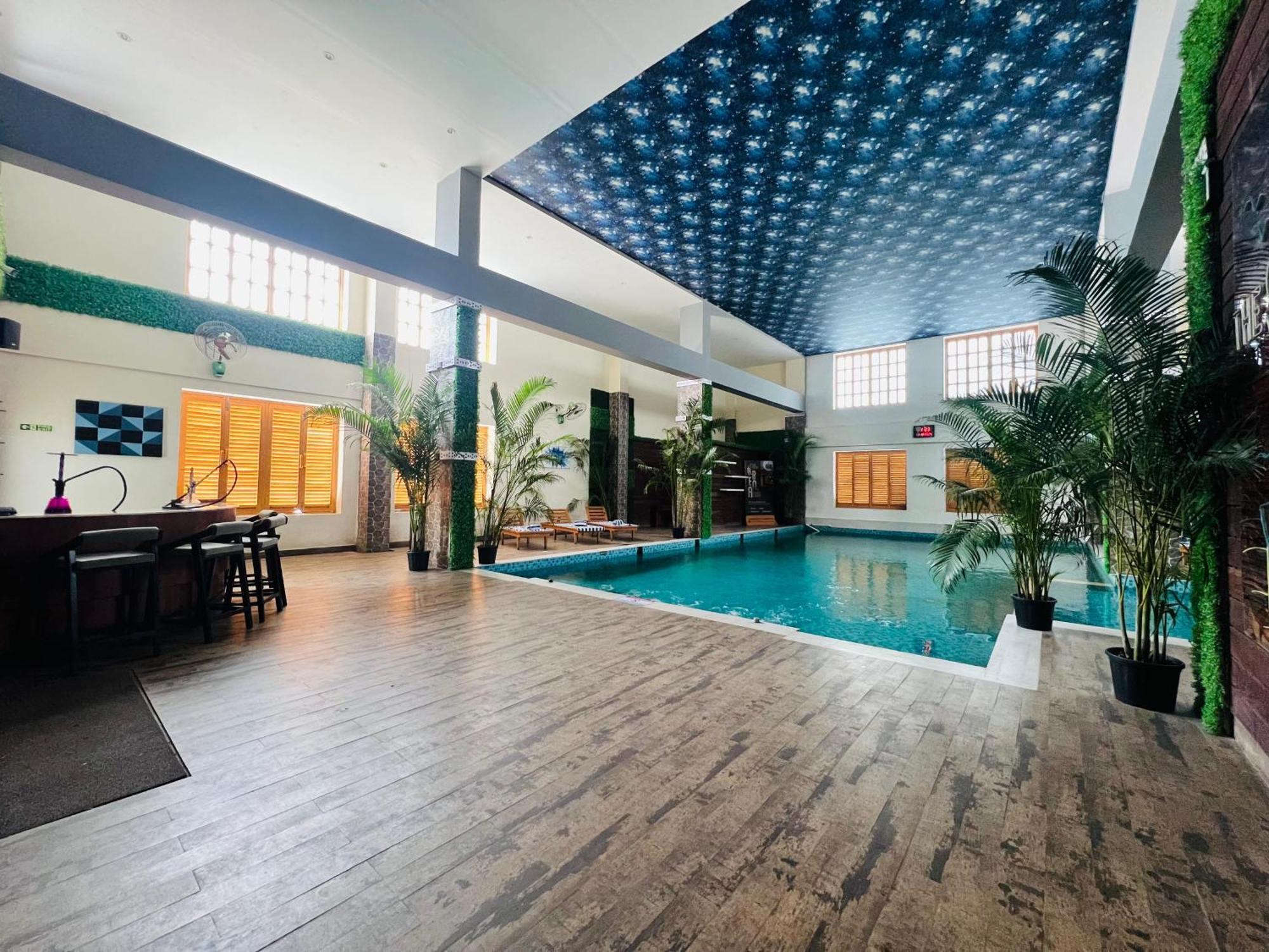 Golden Retreat Hotel Baharampur Ngoại thất bức ảnh